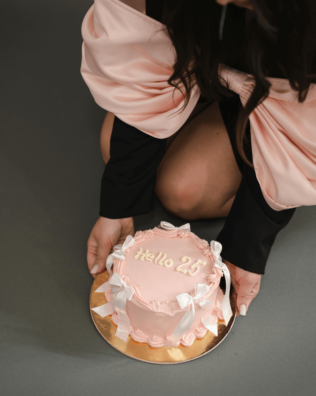 Blush Bow Chocolate Cake 650 gram