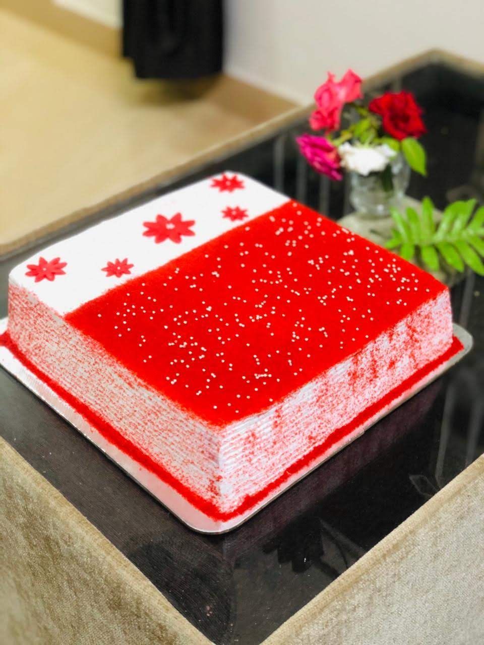 Royal Red Velvet Cake (1.5 Kg)