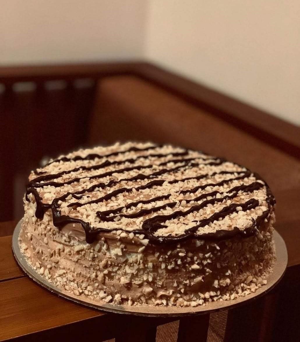 Choco Cashew Crunch Cake (700 Gram)