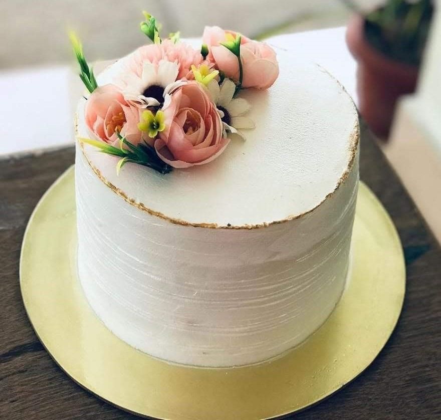 Petal Perfection Cake 1100 Gram
